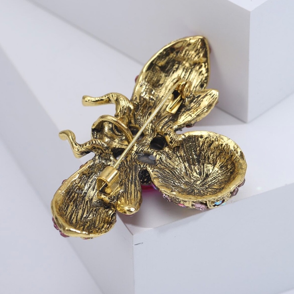 Luxe Gold Tone Rhinestone Statement Bee Brooch - Picture 3 of 5